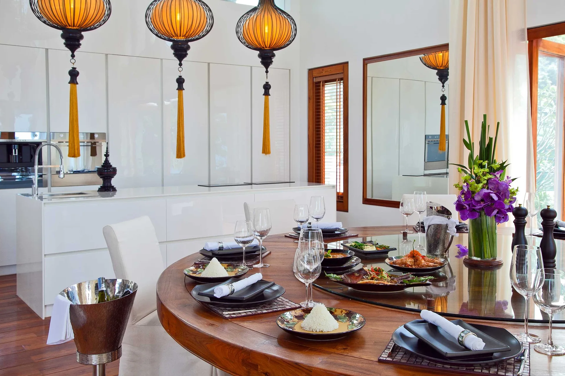 Villa Riva — ครัวร่วมสมัยในวิลล่าไทย